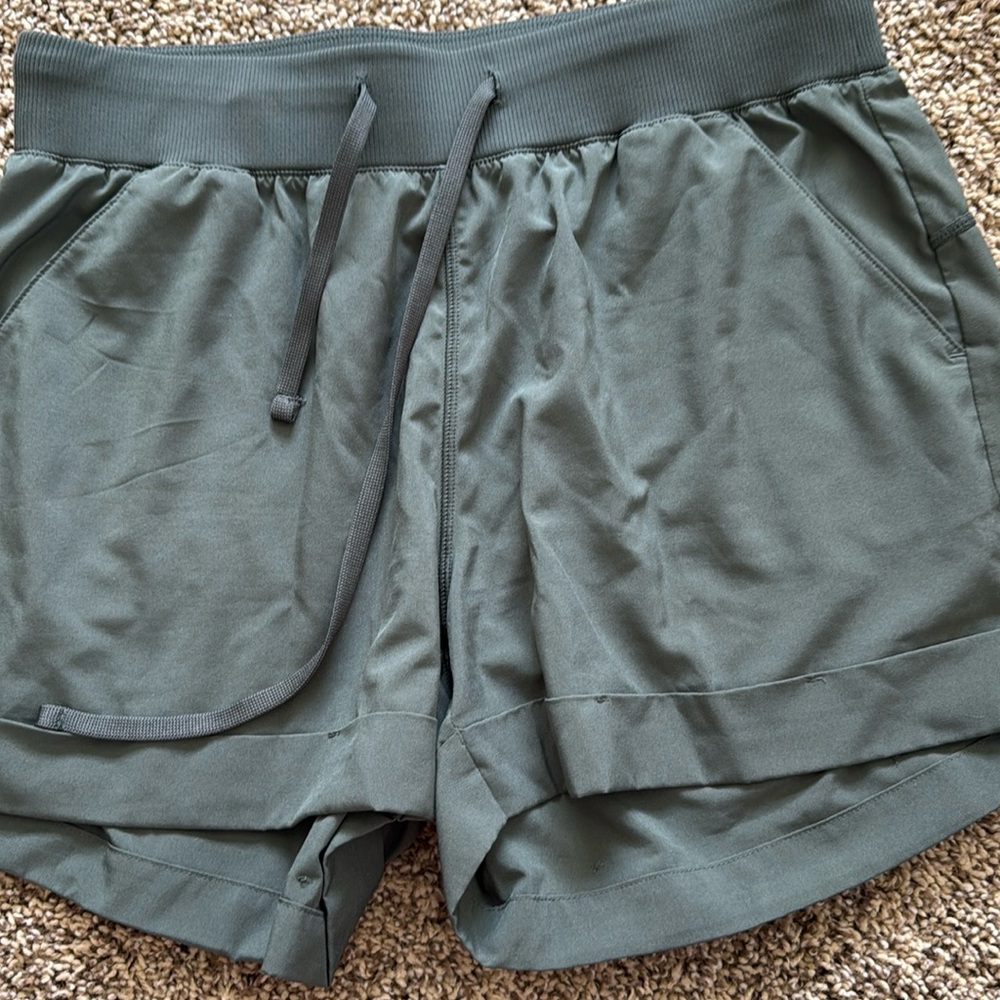 Zella  shorts - sage green